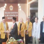 ULM Buka Enam Program Dokter Spesialis Baru, Jawab Kekurangan Tenaga Medis di Kalimantan bG9jYWw6Ly8vcHVibGlzaGVycy81NTM5NzgvMjAyNjAxMjYyMzI3LW1haW4uY3JvcHBlZF8xNzY5NDQ0ODI3LmpwZw
